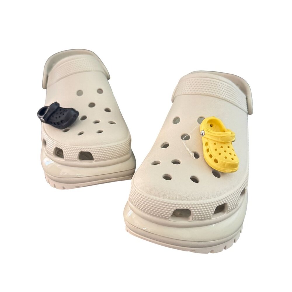 Crocs Classic Mega Crush Clogs Bone Beige With Accessories, Size M8/W10 NWOB